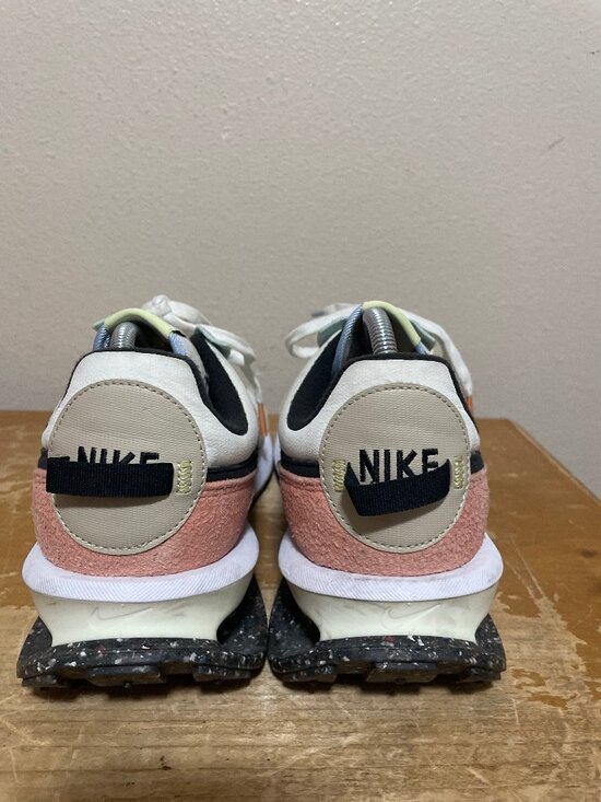 Athletic_Shoes